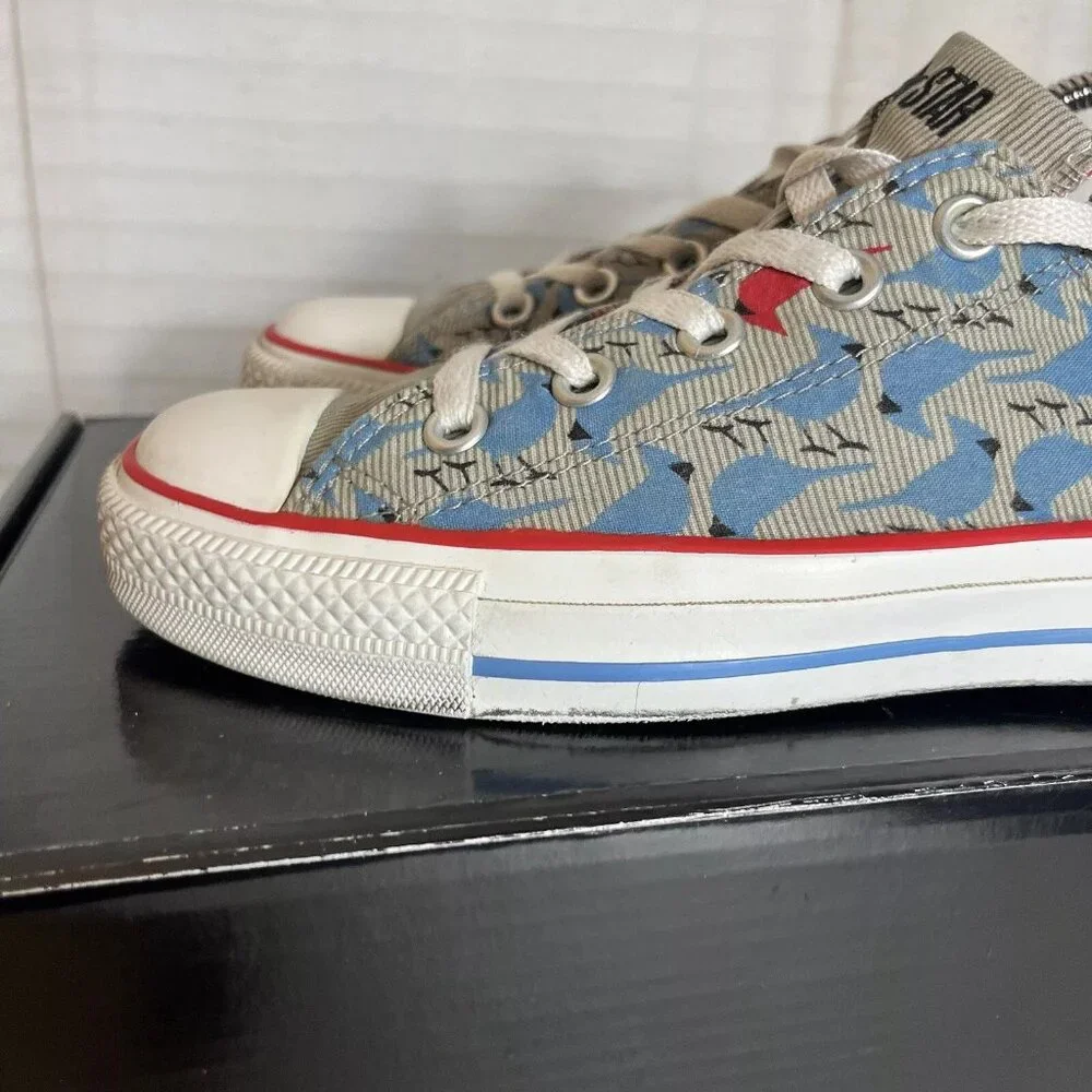 Converse Chuck Taylor’s Low Top Sneakers Womens Size 6 Blue Birds Cardinal Shoes